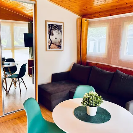 Lesna Przystan Lodge *